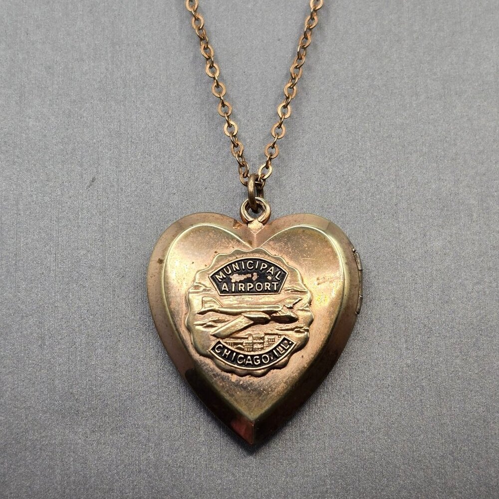 Vintage 1940s Chicago Municipal Airport Heart Locket Necklace Sweetheart Jewelry - Picture 1 of 9